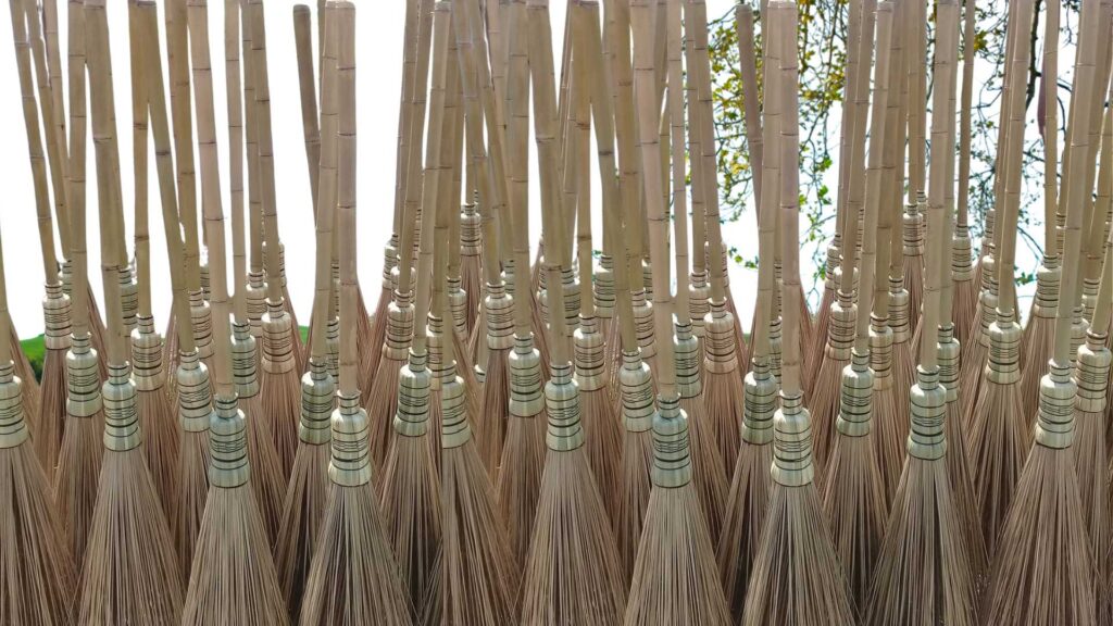 Sapu lidi natural