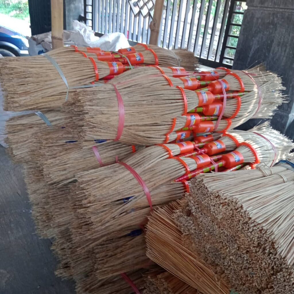 supplier sapu lidi handmade