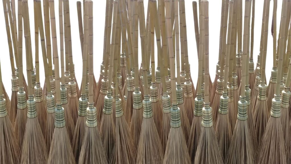 Palm broom leaf stick suitable for outdoor and heavy-duty broom products