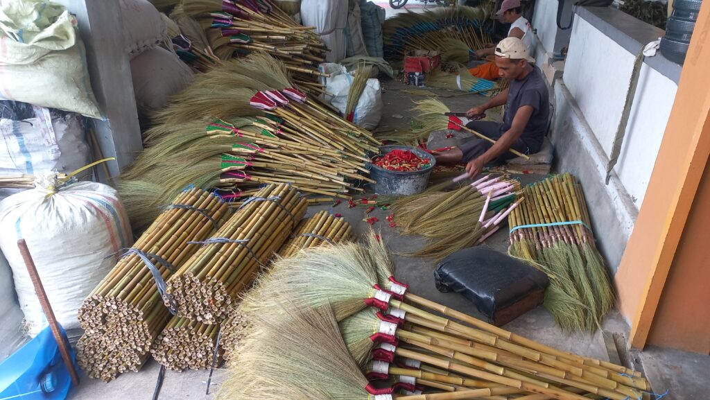Sustainable broom supplier