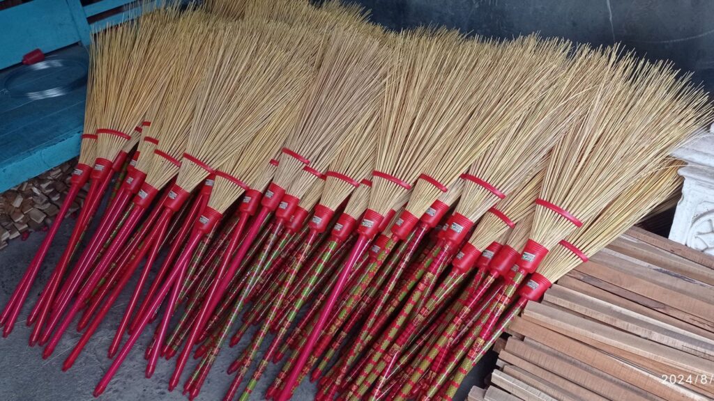Traditionele bezem